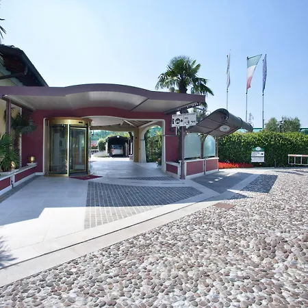 Vip'S Motel Luxury Accommodation & Spa-3